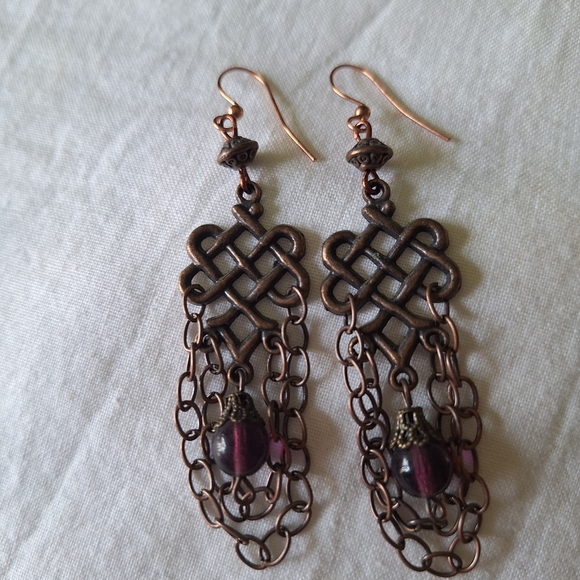 Elegant Chain Drop Earrings with Purple Accents - Picture 2 of 4